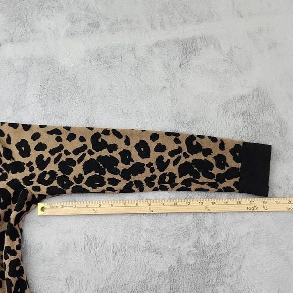 PINK CLOVER Animal print long sleeve soft top with elbow patch - Picture 8 of 9